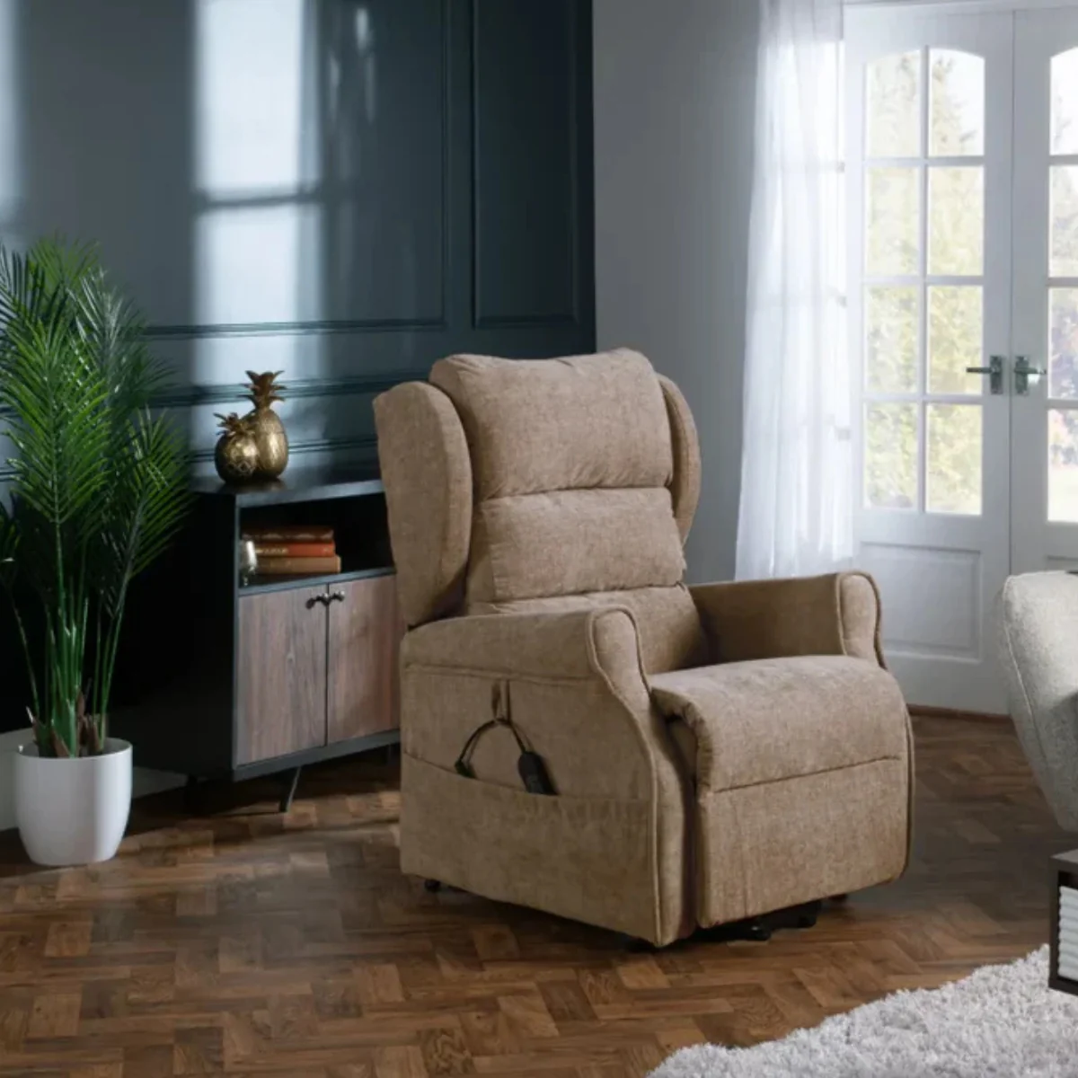 Serenita Luxury 4-Motor Riser Recliner - Image 4